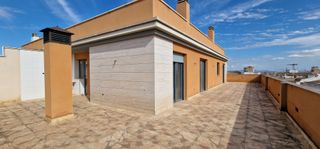 Dachwohnung in Totana. Ático con 3 habitaciones con ascensor y vistas a la montaña