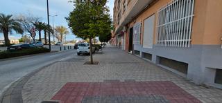 Geschäftsraum in Avenida de juan carlos i 117. Venta local (avda. juan carlos i) esquina