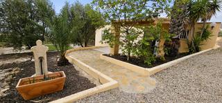 Chalet in Totana. Venta huerto (morti alto) 2 casas