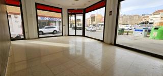 Geschäftsraum in Avenida de juan carlos i 98. Venta local+ sótano- esquina (uso industria- 600 m2l) avda. juan
