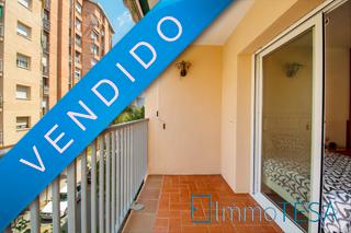 Appartement à Centre-Eixample-Can Llobet. Esquinero con balcones
