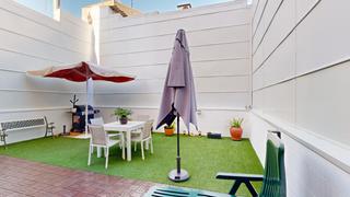 Planta baixa a La Romnica. Bajos con terraza