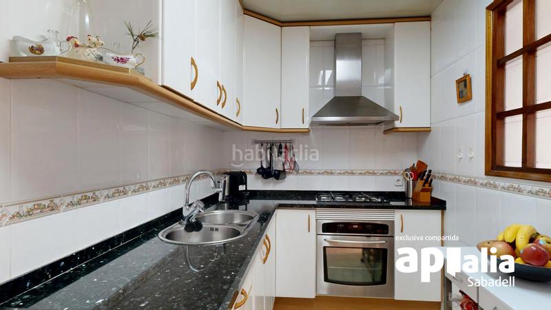 Foto 10db3716-15c5-4e3d-af9e-c7c87a7ee6e0. Casa adosada para dos familias en La Romànica Barberà del Vallès