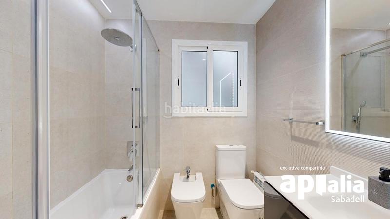 Foto 35cbe3ab-825e-4c25-bdbb-cec20d93fa48. Casa adosada para dos familias en La Romànica Barberà del Vallès