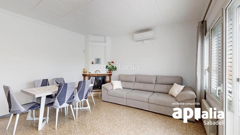 Foto 3f137fc3-b7ba-41fd-8cfc-a60fe560a563. Casa adosada para dos familias en La Romànica Barberà del Vallès