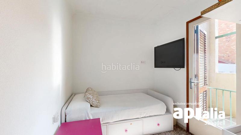 Foto 52804027-810a-4b59-9c0b-868d694eff4a. Casa adosada para dos familias en La Romànica Barberà del Vallès