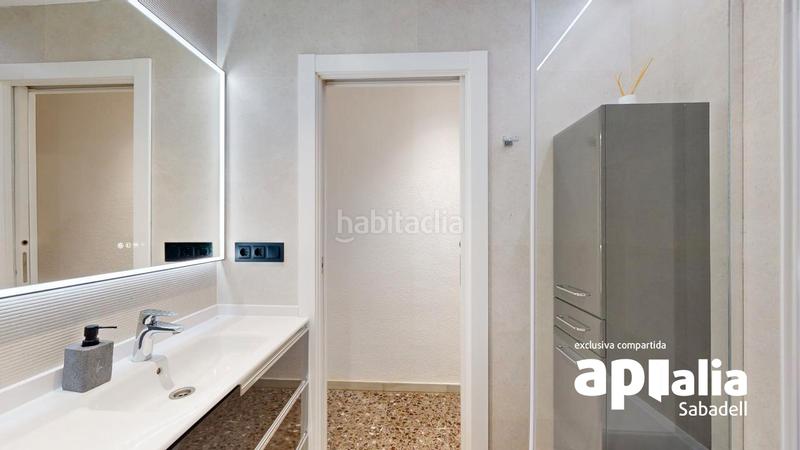 Foto 669fc714-b9c2-4fbc-be4d-8eb8ee9d904c. Casa adosada para dos familias en La Romànica Barberà del Vallès