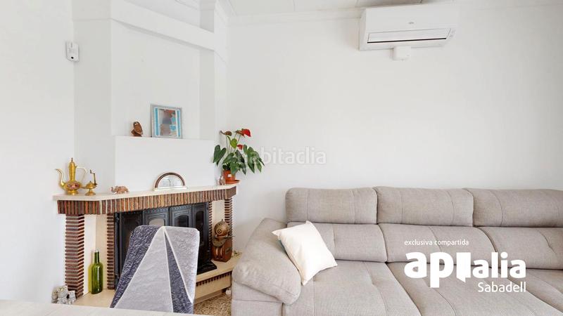 Foto f099809f-a100-40d7-b449-5d177ad641c5. Casa adosada para dos familias en La Romànica Barberà del Vallès