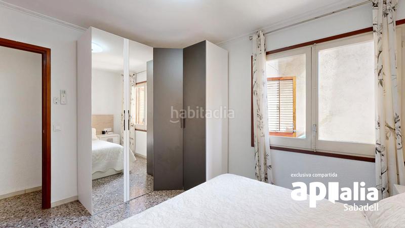 Foto f17b0eb2-8684-4dc4-a35f-94ba21b40b73. Casa adosada para dos familias en La Romànica Barberà del Vallès