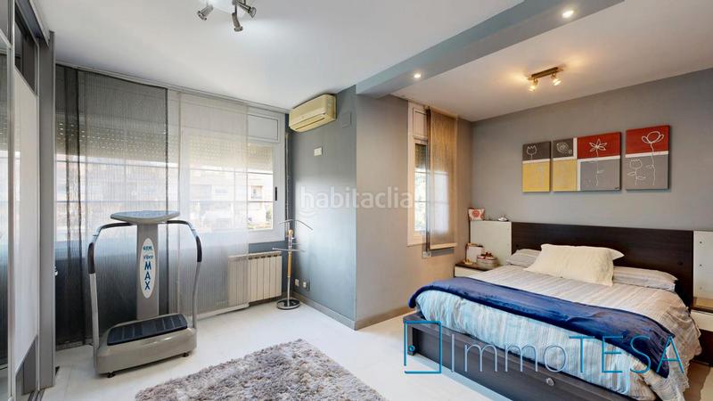 Foto 4bc41ef8-986e-476b-baa5-60d3dbafcb99. Casa adossada amb calefacció aparcament piscina a Barberà del Vallès