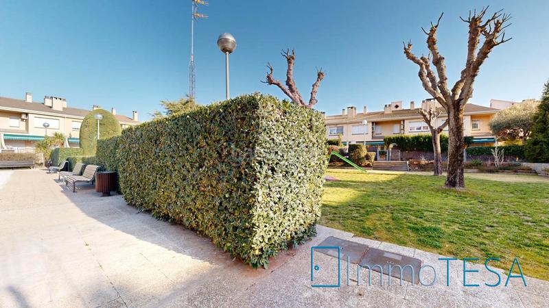 Foto 846f6fc1-366b-4aba-a6e2-a6a96e94987f. Casa adossada amb calefacció aparcament piscina a Barberà del Vallès