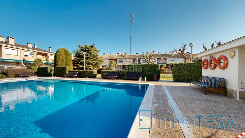 Foto 9c4974e6-b212-47aa-9dce-0f5ed5bb09de. Casa adossada amb calefacció aparcament piscina a Barberà del Vallès