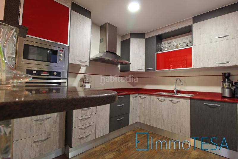 Foto 21a50b33-6e43-4f7f-b67a-5495a4b3a2d9. Casa adossada amb calefacció aparcament a La Romànica Barberà del Vallès