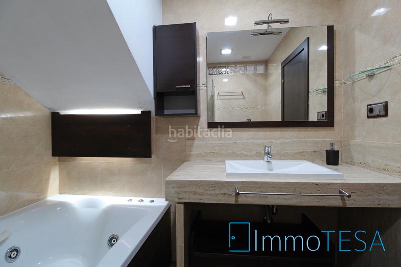 Foto 234c9a3a-c535-4104-9096-ca16687e0a72. Casa adossada amb calefacció aparcament a La Romànica Barberà del Vallès