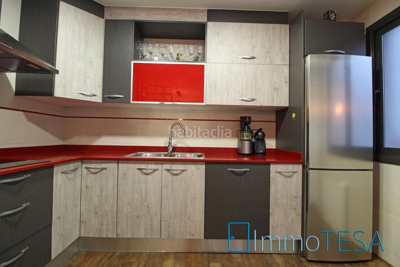 Foto 9474e042-5c53-4dcd-8852-e38ec2dc01e2. Casa adossada amb calefacció aparcament a La Romànica Barberà del Vallès