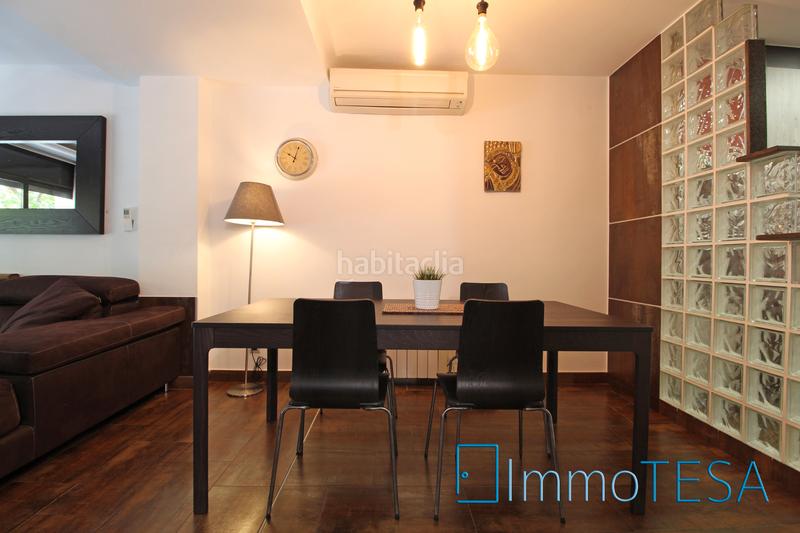 Foto bdbf4c97-a09b-4dd6-a76b-a603453d93cf. Casa adossada amb calefacció aparcament a La Romànica Barberà del Vallès