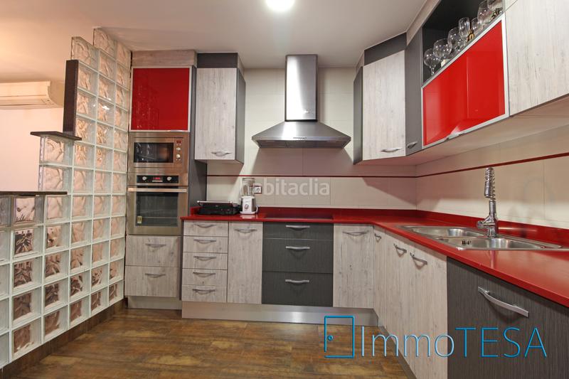 Foto dea694aa-5792-4e57-8bea-5caaf98e288a. Casa adossada amb calefacció aparcament a La Romànica Barberà del Vallès