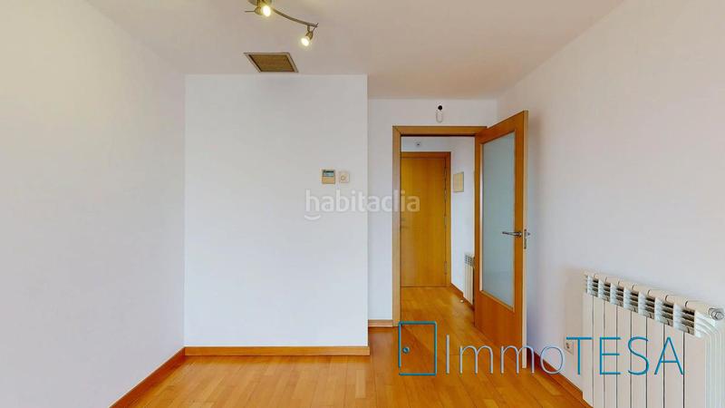 Foto 086b7100-c810-4f01-97de-571f37645d5d. Pis amb calefacció aparcament piscina a Parc d´Europa Barberà del Vallès