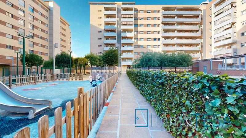 Foto 5138fb96-3c9e-49dd-b85e-bcc28dd5eaa7. Pis amb calefacció aparcament piscina a Parc d´Europa Barberà del Vallès