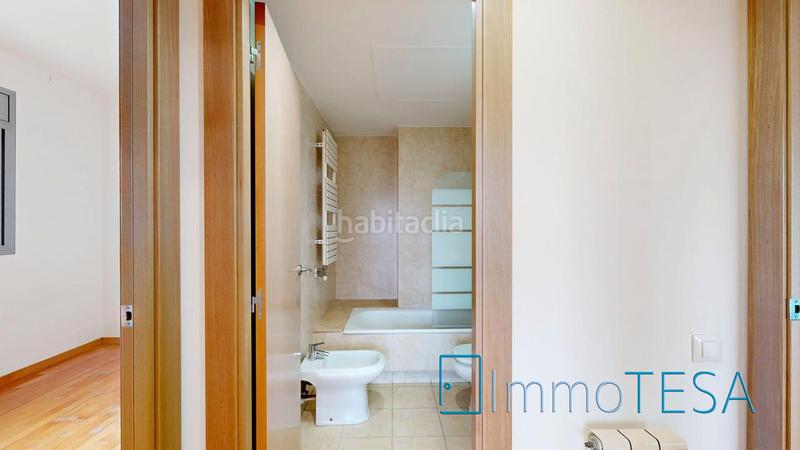 Foto 5a906b11-af72-4697-a586-f2e6546ee951. Pis amb calefacció aparcament piscina a Parc d´Europa Barberà del Vallès