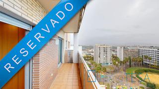 Flat in Parc d´Europa. Esquinero, con piscina, parking y trastero