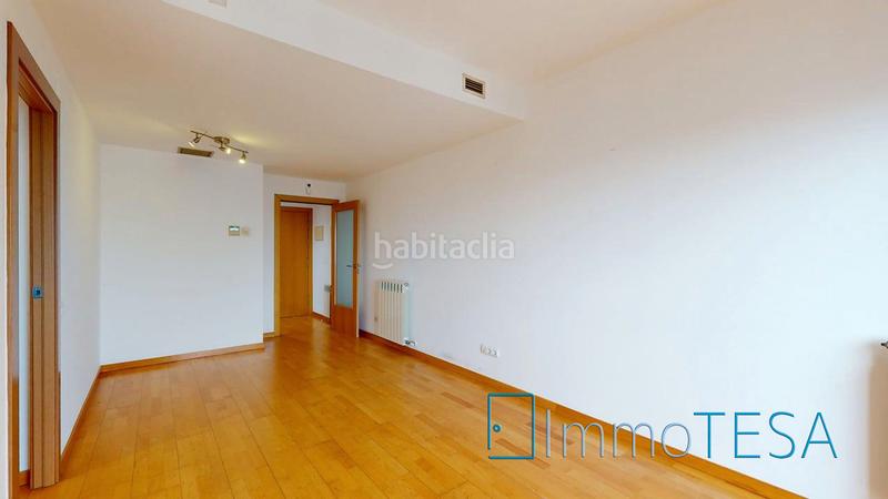 Foto 9b250e03-e30a-4b29-bc01-16bf37a86a8e. Pis amb calefacció aparcament piscina a Parc d´Europa Barberà del Vallès