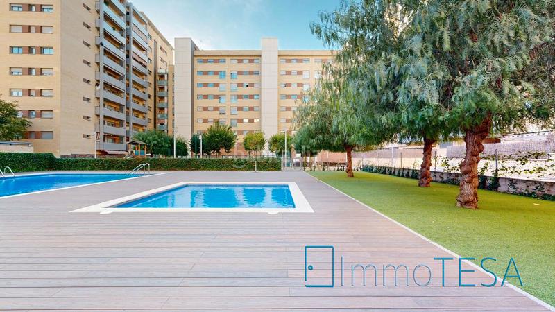 Foto acee81ef-b773-40d0-ad47-3665fdf2d667. Pis amb calefacció aparcament piscina a Parc d´Europa Barberà del Vallès