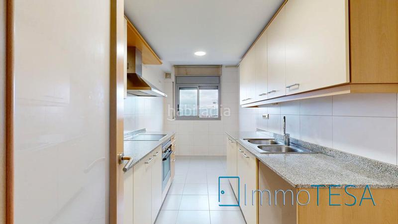 Foto beb35be3-800c-4356-92cb-c520e1deb306. Pis amb calefacció aparcament piscina a Parc d´Europa Barberà del Vallès