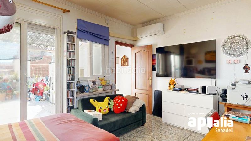 Foto 01fd0ff9-bafe-4797-9e3f-c6eeaeb5ba39. Casa adossada amb calefacció aparcament a Creu de Barberà Sabadell