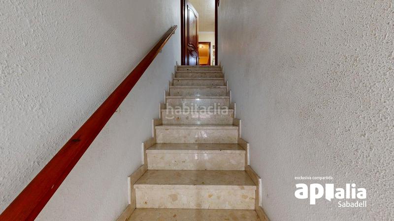 Foto 63f864b9-2db9-481d-b029-ab40f80747c6. Casa adossada amb calefacció aparcament a Creu de Barberà Sabadell