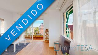 Pis a Creu de Barberà. Esquinero con ascensor