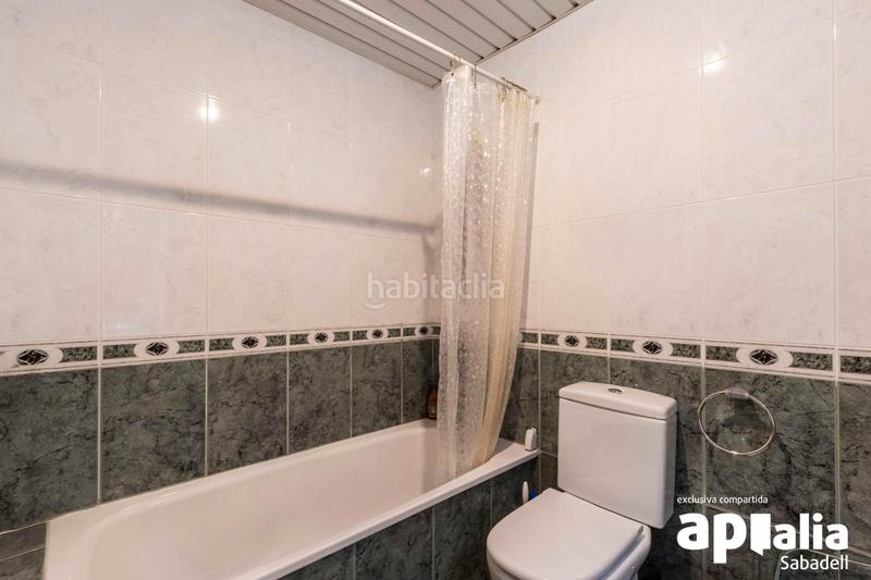 Foto be0be14d-579f-4ecc-b287-8ab136244c5d. Appartamento con riscaldamento parcheggio piscina in Sabadell