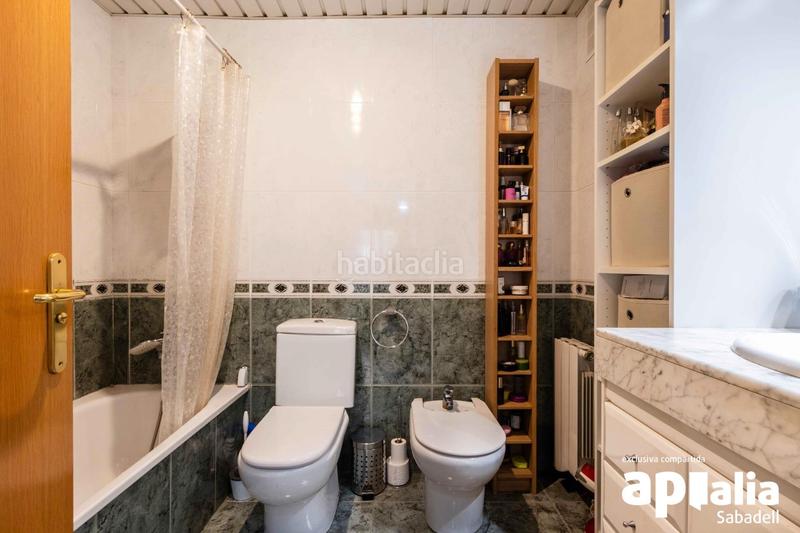 Foto eb3cfbaf-0bba-45cb-8b86-f2d3e2028f64. Appartamento con riscaldamento parcheggio piscina in Sabadell