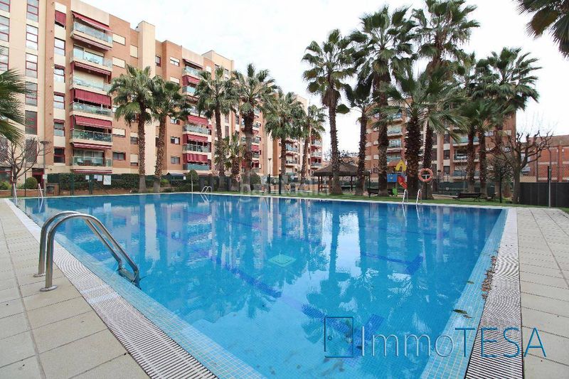 Foto 4aea17eb-f857-4974-b9db-b4799854f76a. Pis amb calefacció aparcament piscina a Parc d´Europa Barberà del Vallès