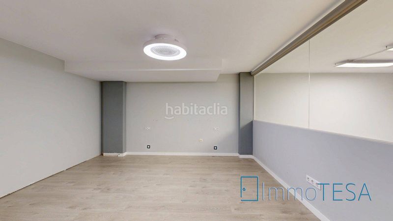 Foto bb6c36e6-ea55-4027-8427-ef8b81b22c8d. Alquiler local comercial local 142m2 terraza 66m2 en Barberà del Vallès