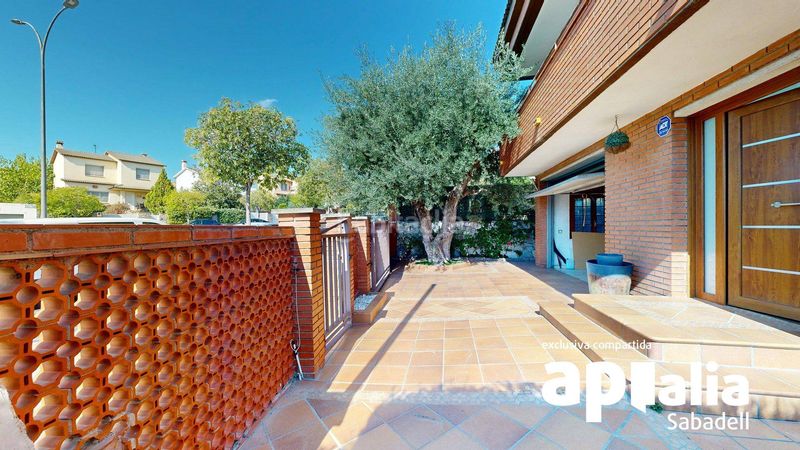 Foto 15cdb20a-a12c-4aeb-a153-8715446f8e45. Casa amb calefacció aparcament a Can Serra Barberà del Vallès