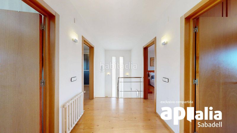 Foto 541dbbaf-1a72-48e3-bd59-47183de70608. Casa amb calefacció aparcament a Can Serra Barberà del Vallès