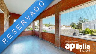 Casa a Can Serra. Con piscina y garaje