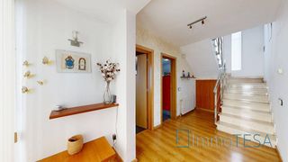 Casa in Can Serra. Con piscina y garaje