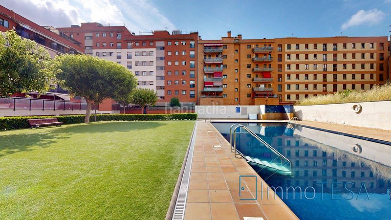 Foto fa73f5bc-0db2-46fb-bf21-78b4bbb41f79. Àtic amb calefacció aparcament piscina a Parc Central Barberà del Vallès