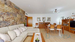Pis a Barri Antic. Excepcional vivienda esquinera de 170m2