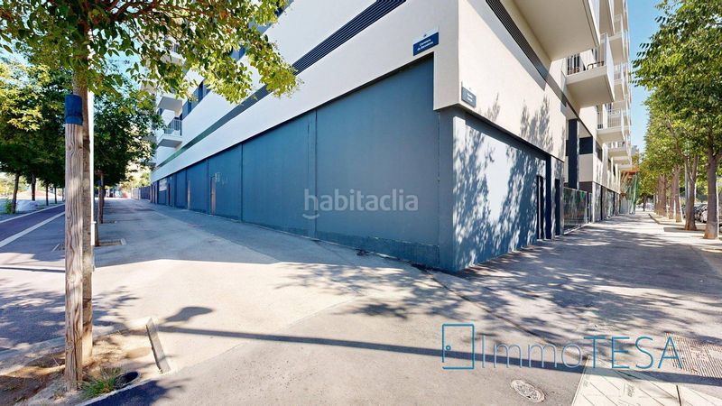 Foto 06077222-b272-44a8-b2ac-c89f4fe3d32d. Alquiler local comercial esquinero con salida de humos en Barberà del Vallès