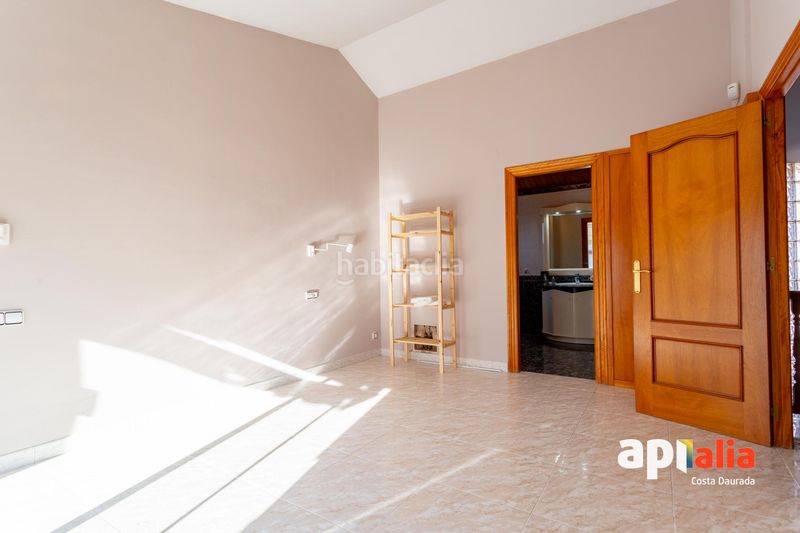 Foto cf42d807-ab37-4db5-8ffb-e6f2b3e55410. Casa amb calefacció aparcament a Centre Salou