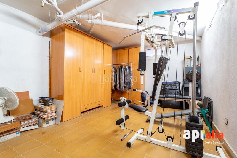 Foto f7a2b4f9-71be-460c-903a-10e91b95f782. Casa amb calefacció aparcament a Centre Salou