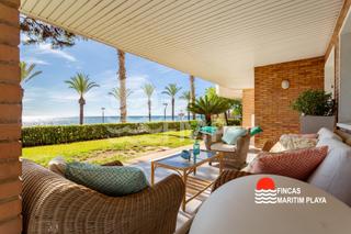 Apartament a De la salut 1. Exclusiva planta baja en 1 línea