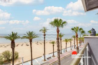 Apartament a De miramar 10. Excepcional piso reformado con vistas al mar en ubicacin privil