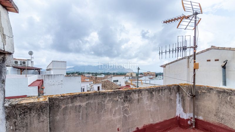 Foto b8cd7ada-574c-4e67-964b-796e59fb16bd. Casa amb aparcament a Centro Pedreguer