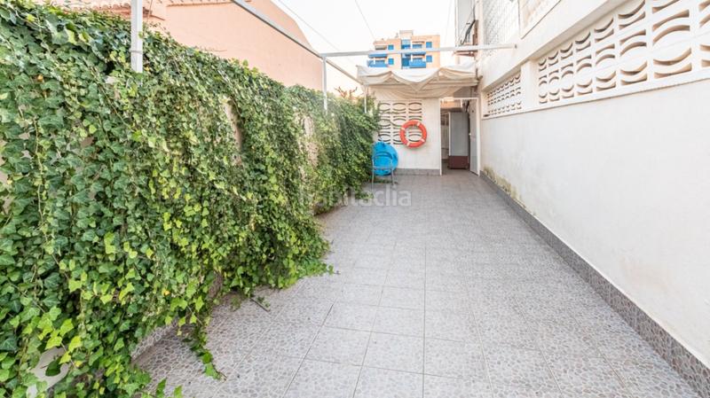 Foto 1eb2cc42-8070-4285-b18d-f8265ee5f0ed. Local commercial dans Piles