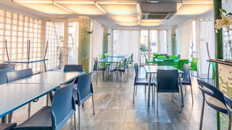 Foto f7d930bc-a05d-4013-ad31-7d5864705f02. Local commercial dans Piles