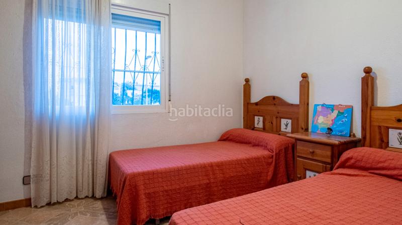 Foto 2290fba1-f596-4853-ac29-639cfdc98848. Chalet mit parking pool in Oliva playa Oliva